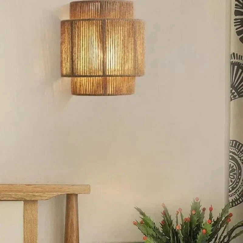 RATTIVA – Woven Wall Lamp with Soft Ambient Lighting